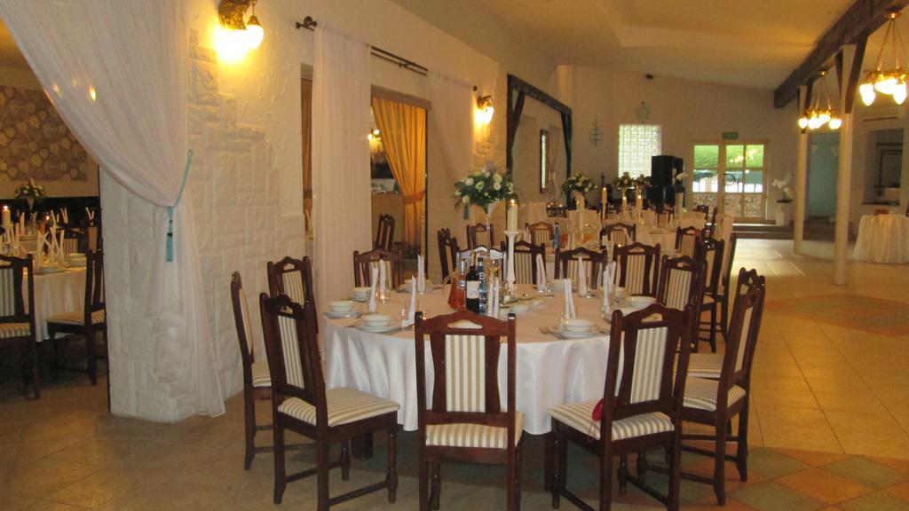 ברודניצה Magnat Hotel Restauracja מראה חיצוני תמונה