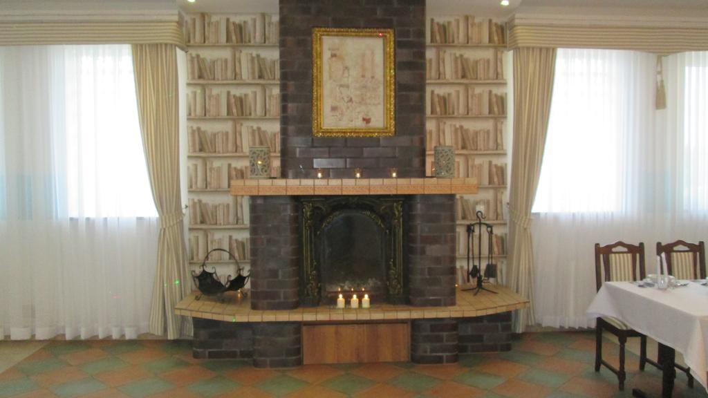 ברודניצה Magnat Hotel Restauracja מראה חיצוני תמונה